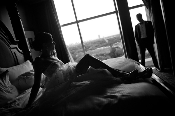 thats_hot_wedding_photo_of_bride_and_groom_by_Morgan_Lynn_Razi_of_Morgan_Lynn_Photography